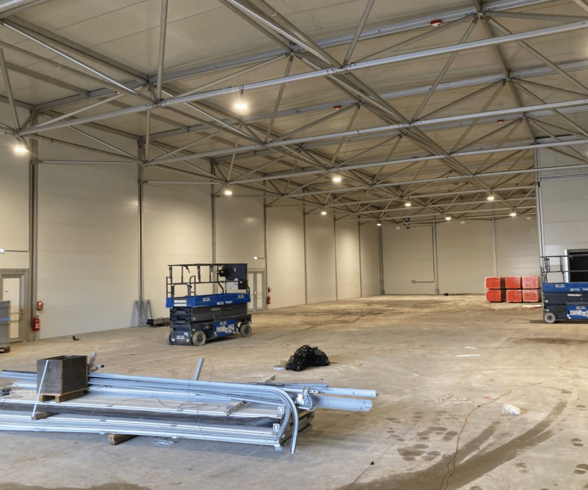 Elektrotechnische voorzieningen voor opslaghal in Antwerpen