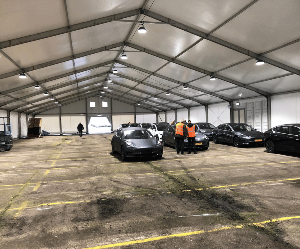 Verlichtingsoplossingen voor tijdelijke opslaghal Tesla