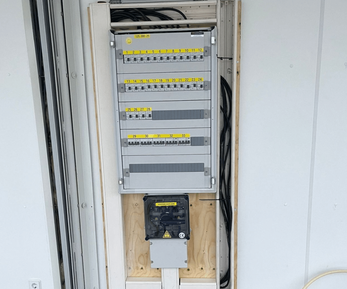 Elektrotechniek voor tijdelijk Defensie-restaurant (4)