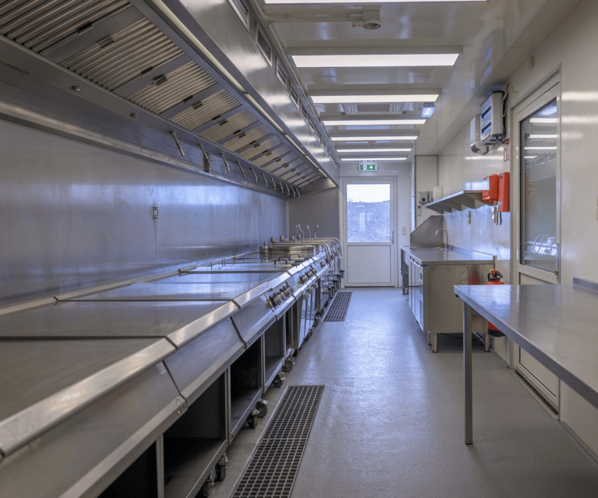 Elektrotechniek voor tijdelijk Defensie-restaurant (7)