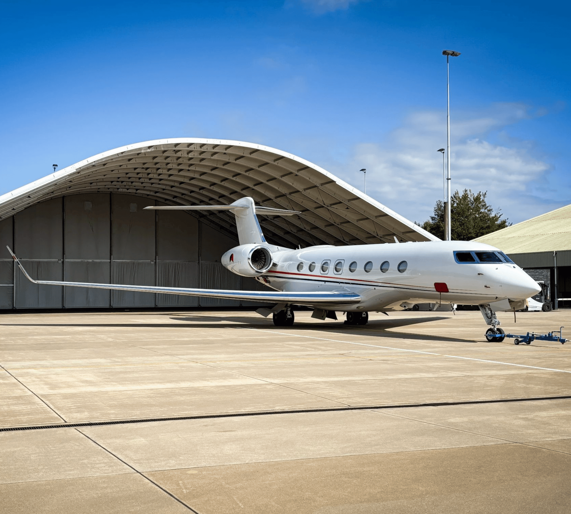 Tijdelijke onderhoudshal voor Gulfstream G-650 verlichting en elektra op maat (1) (1)