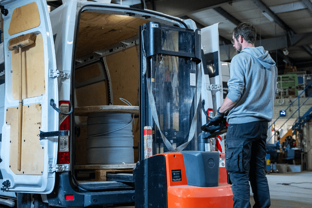 Elektrotechnische installaties voor bedrijfshallen ​