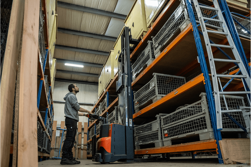 Elektrotechnische installaties voor bedrijfshallen ​